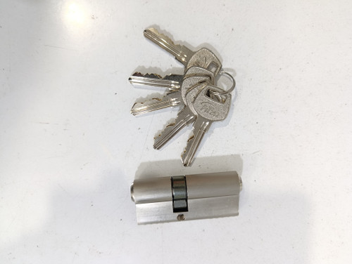 سیلندر مغزی با کلید دوشیار